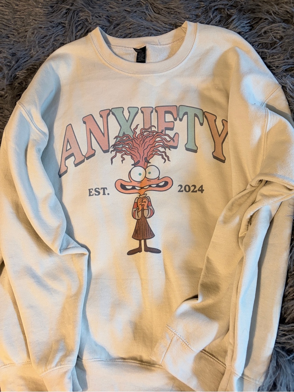 Gildan Heavy Blend Crewneck Sweatshirt - Cream never worn